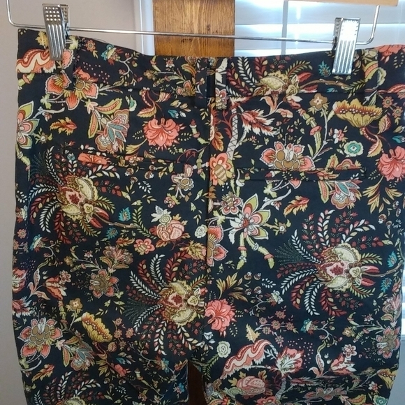 H&M Women's Basic Hobo Bohemian Black Stretch Floral Capri Pants Size 6 - Picture 6 of 7